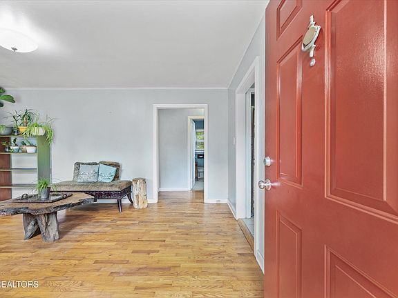 4th image of 4515 Pinecrest Dr