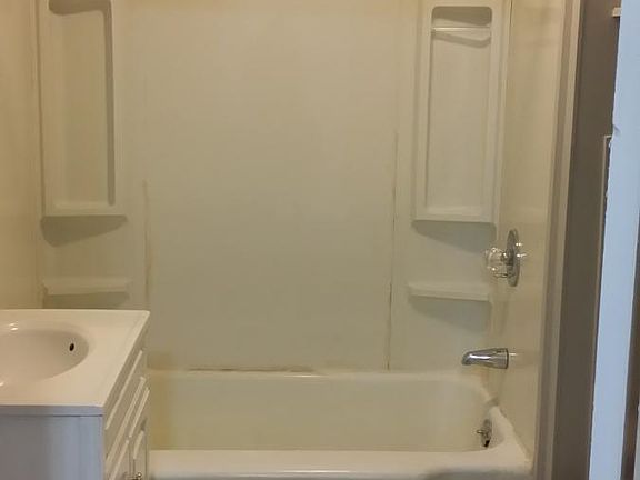 Bathroom 1_05252017