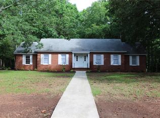 102 Seawright Dr, Iva, SC 29655