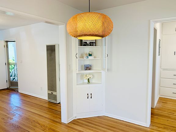 4th image of 1044 14th St #C