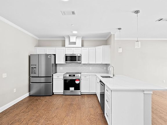 4th image of 485 Blue Hills Pkwy #5