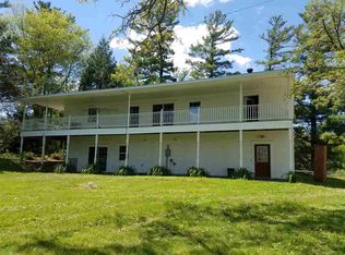 9875 Hemlock Rd, Fayette, IA 52142