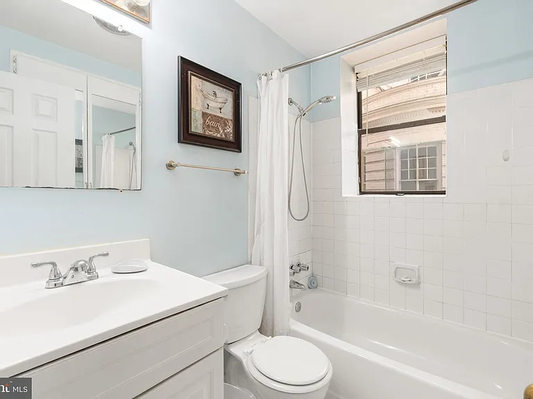 2145 California St NW #102 — Photo 7