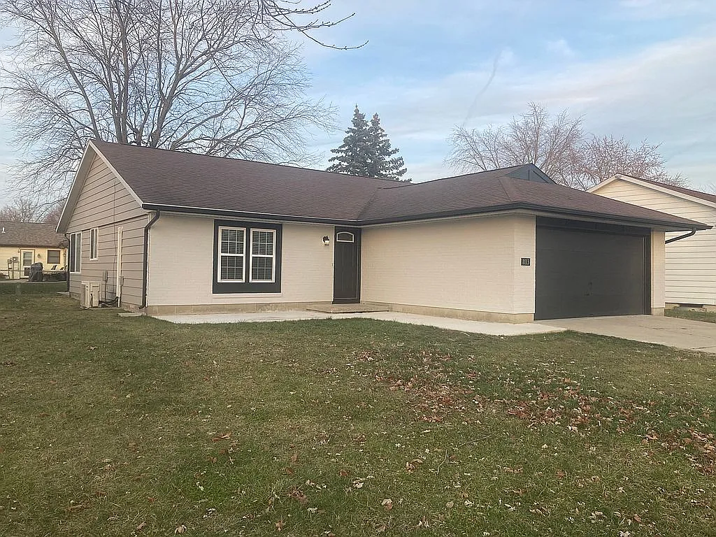 813 Kensington Ln photo 1