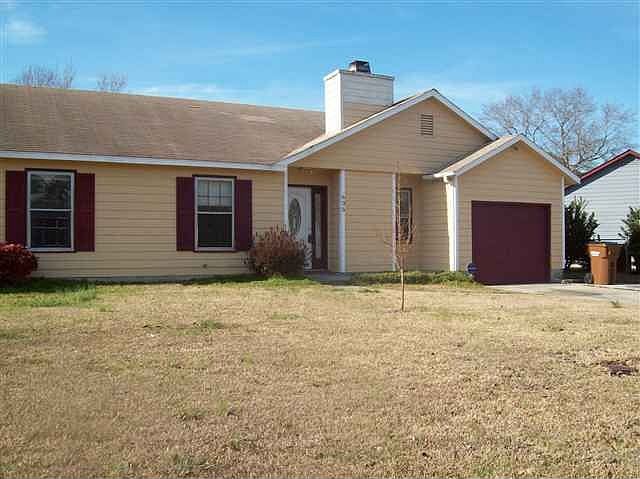 635 Foxfire Circle Front