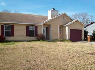 635 Foxfire Cir, Jacksonville, NC 28546