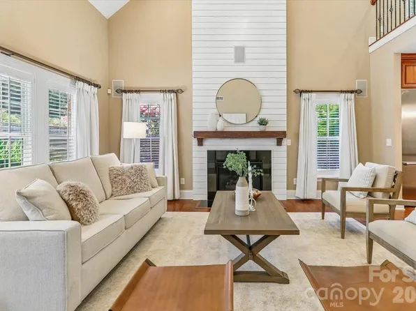 5125 Pansley Dr, Charlotte, NC 28226