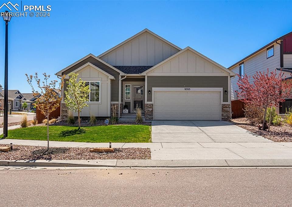 1st image of 9703 Emerald Vista Dr