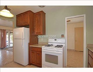 5th image of 1100 Tumbleweed Ave