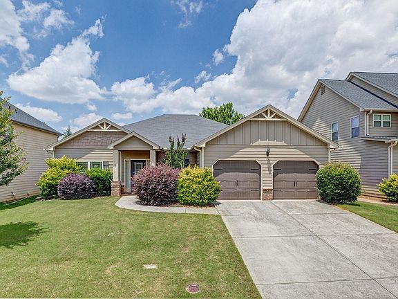 3rd image of 27 Dandie Dr