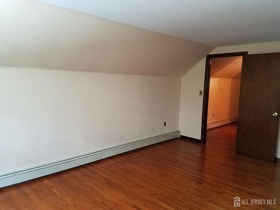 4th image of 6 S Middlebush Rd