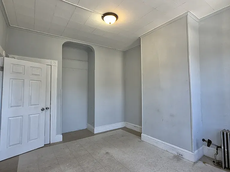 96 Brown Pl #A — Photo 19