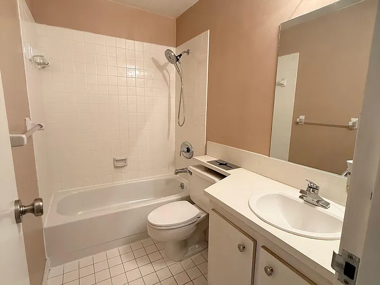 930 SW 9th Street Cir #205 — Photo 30