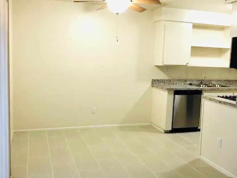 2052 Dover Ave #35 — Photo 5