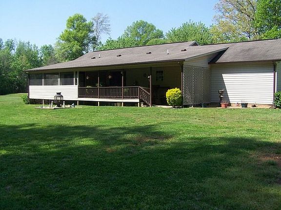 3rd image of 3425 Middleford Dr