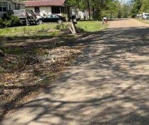 Exterior Neighborhood (street photo)