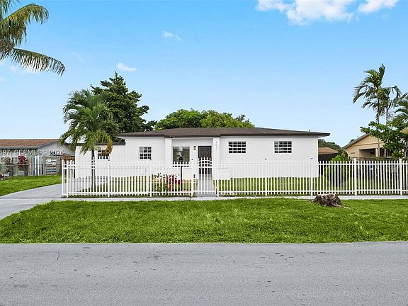 3rd image of 4011 NW 171st St