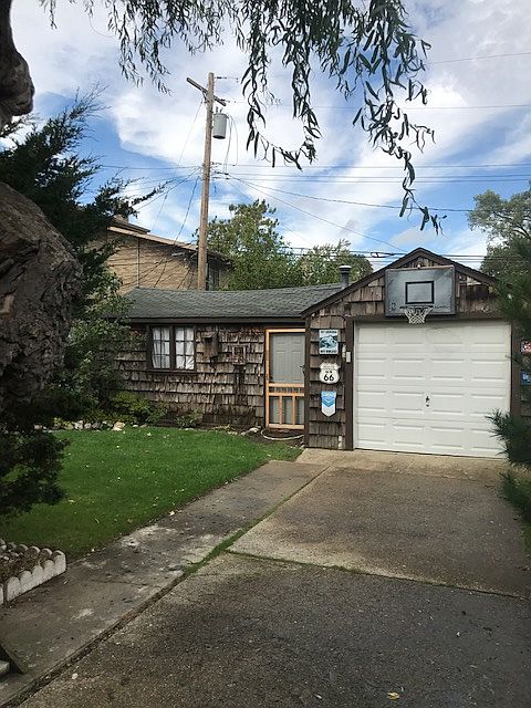 2nd image of 463 Vester St