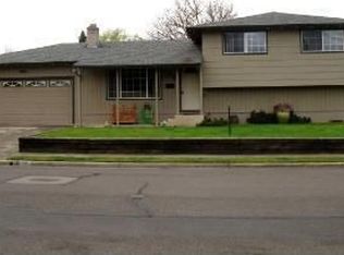 705 N 5th St, Central Pt, OR 97502