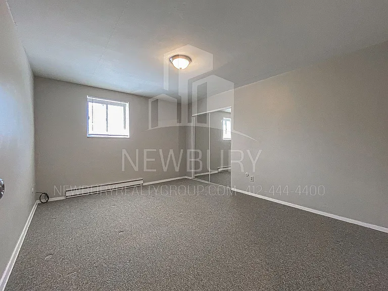 Poplar Apartments — Photo 16