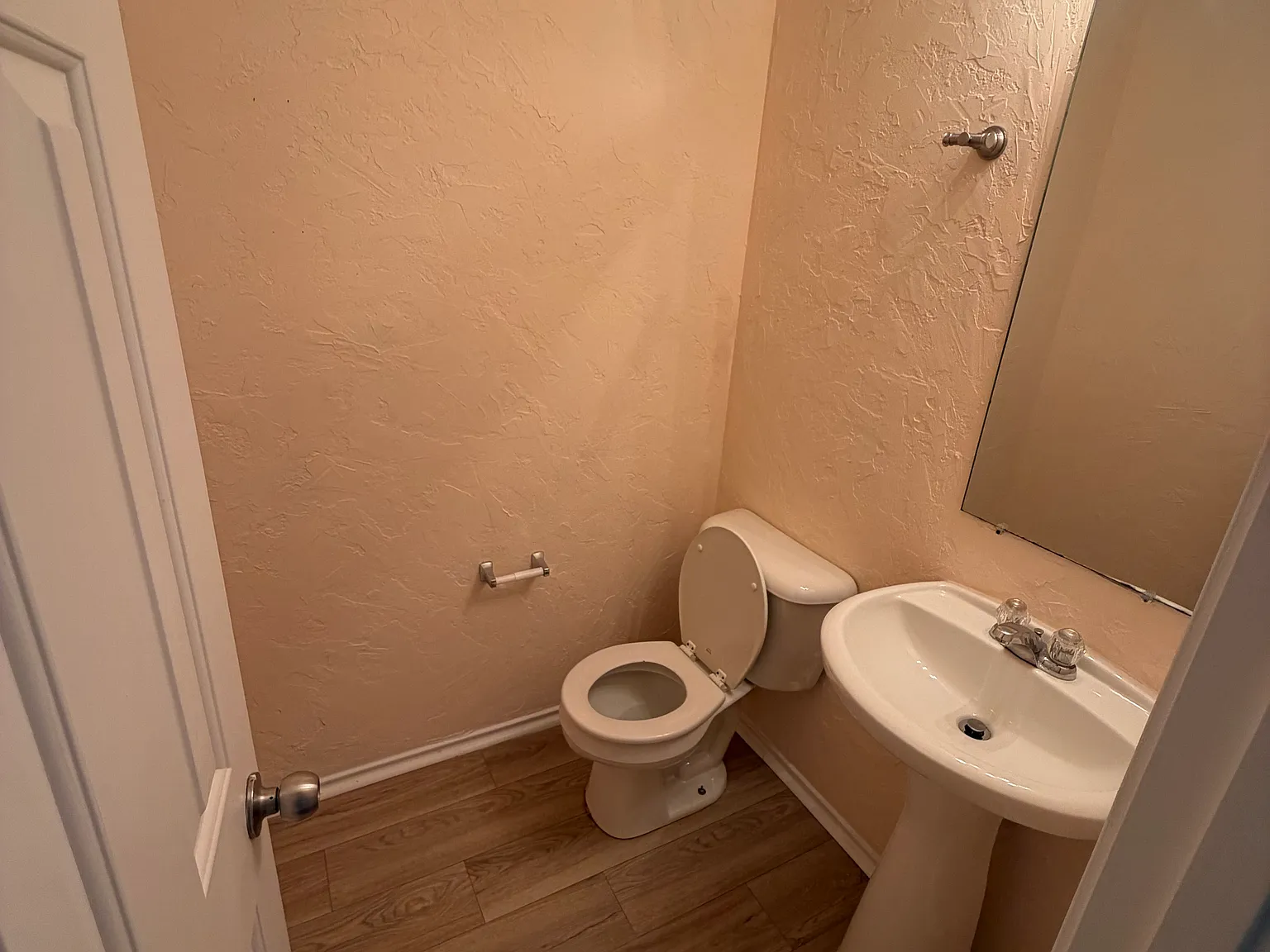 5 bed, 2.5 bath, 3039 sqft, $2,700 — Photo 4