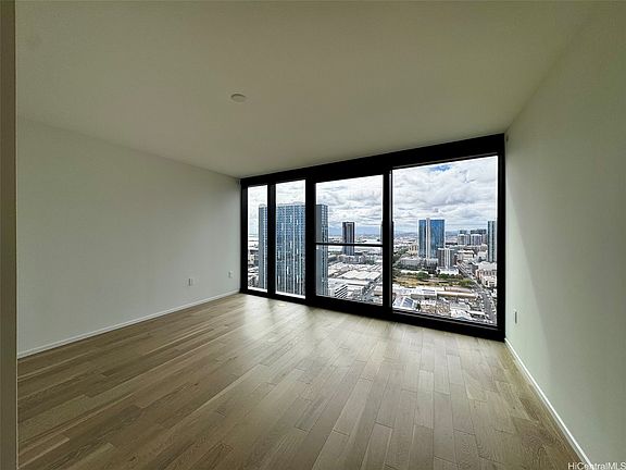 4th image of 333 Ward Ave #2913