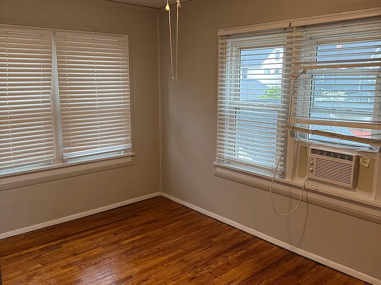 15611 Delaware Ave #UPPER — Photo 10