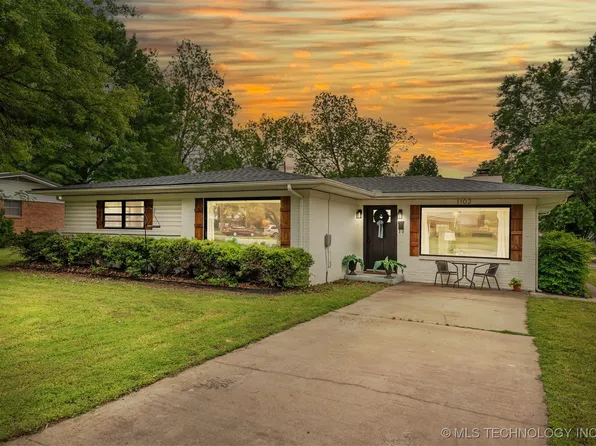 1102 SE 13th St, Wagoner, OK 74467