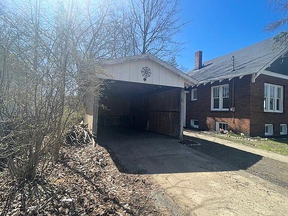 4th image of 132 Hersey St