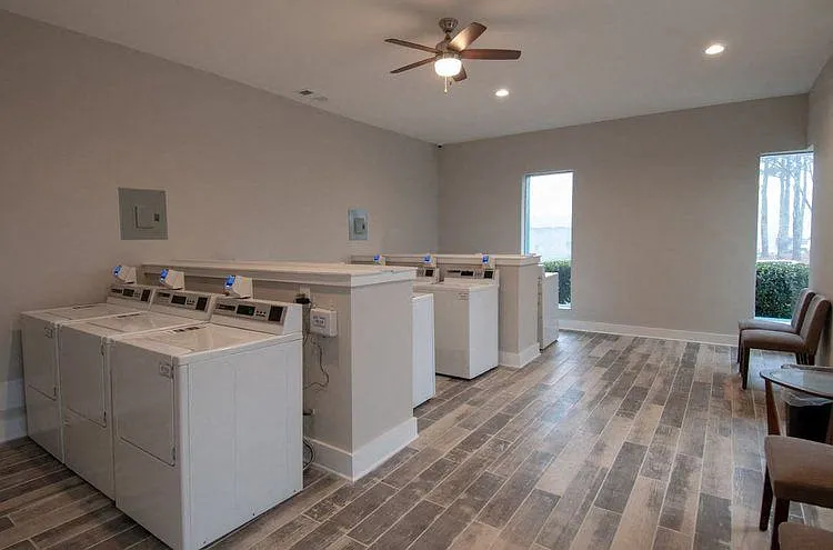 Amber Grove Apartments — Photo 17