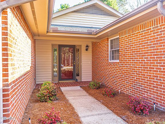 3rd image of 760 Pinehurst Trace Drive