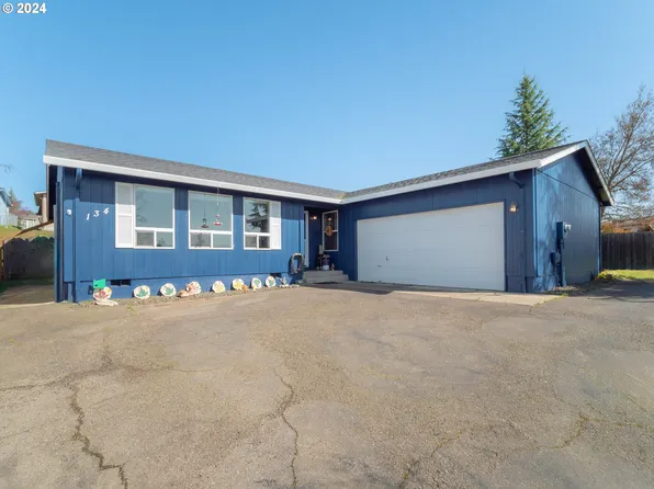 134 Adams Loop, Roseburg, OR 97471