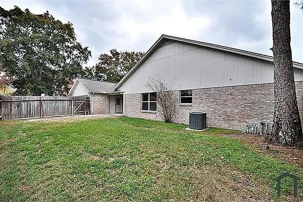 10030 Windriver Dr — Photo 31