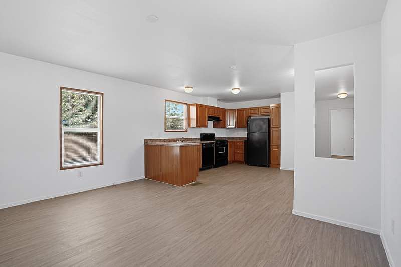 2nd image of 1304 E Bell Rd Lot 87