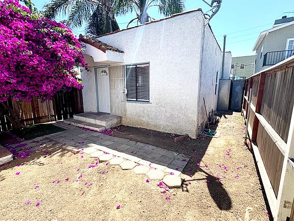 2nd image of 257 Loma Ave APT B