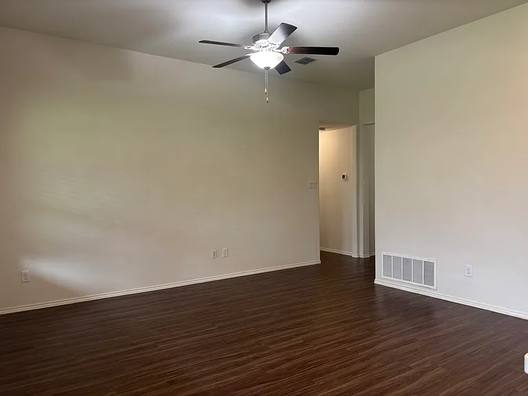 2065 Alamandine Ave — Photo 10