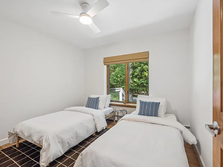 16 Argyle Ln — Photo 15