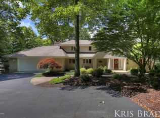 1641 Beard Dr SE, Grand Rapids, MI