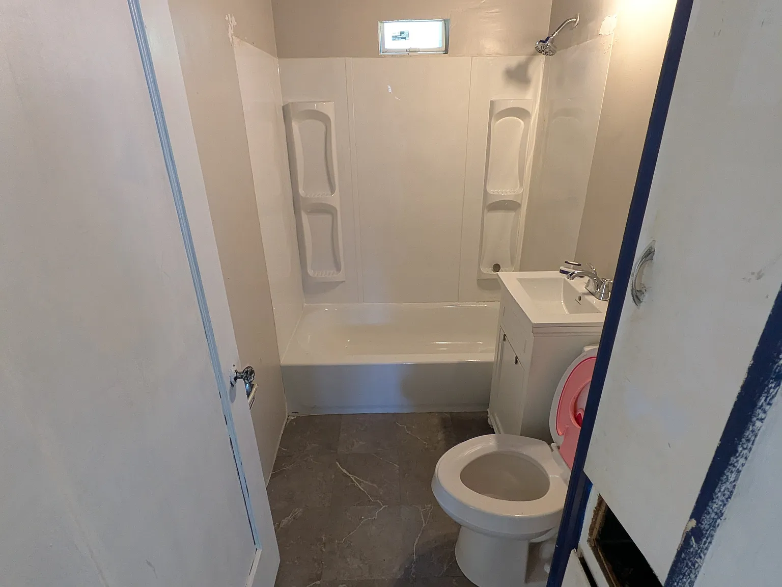 3 bed, 1.5 bath, 1054 sqft, $1,650 — Photo 4