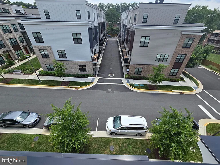 7372 Blade Dr — Photo 35