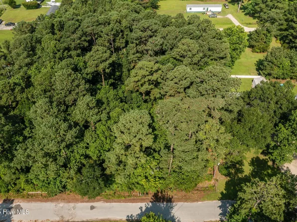 107 Seahorse Drive, Beaufort, NC 28516