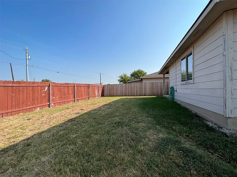 Angel Dr — Photo 22