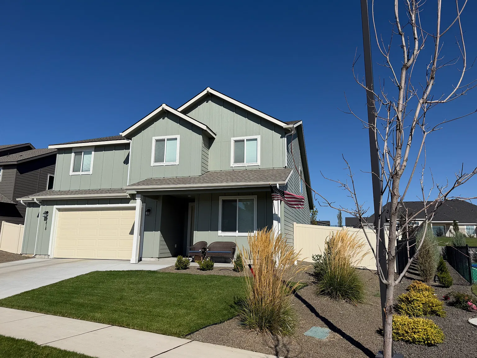5 bed, 2800 sqft, $3,500 — Photo 2