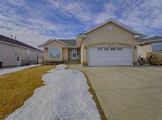 4912 E 41st St, Taber, AB T1G1C8