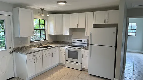 907 Royal Oak Ct Photo 1