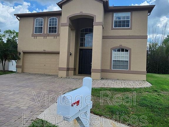 2nd image of 3913 Roswell Pl