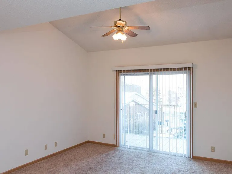 Northridge Heights Apartments — Photo 132