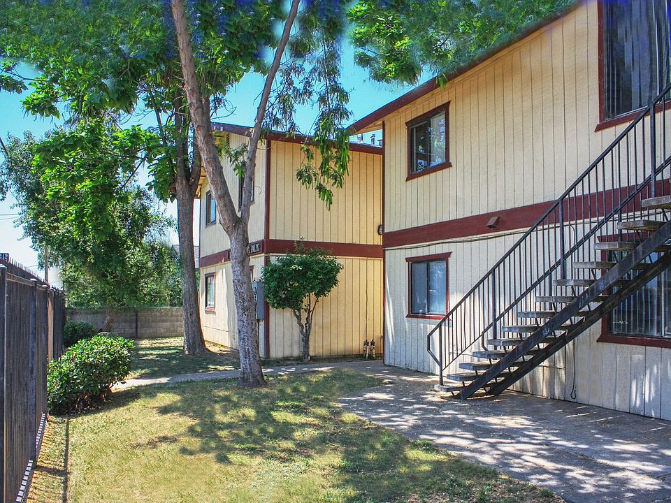 2nd image of 1391 N Palm Ave #103