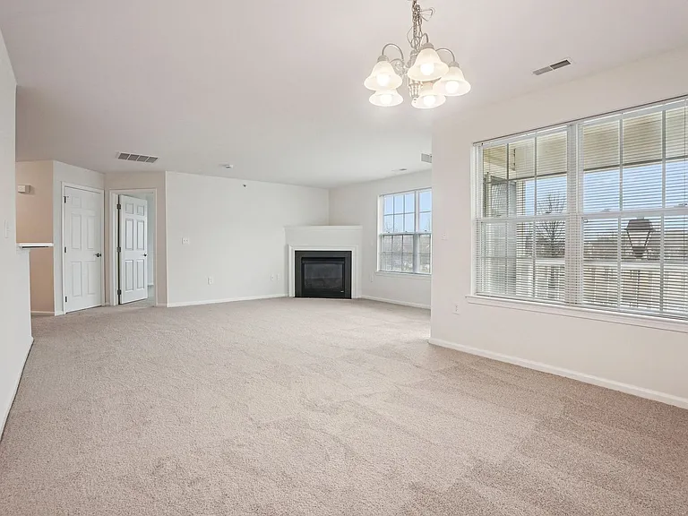The Apartments At Weatherby — Photo 35