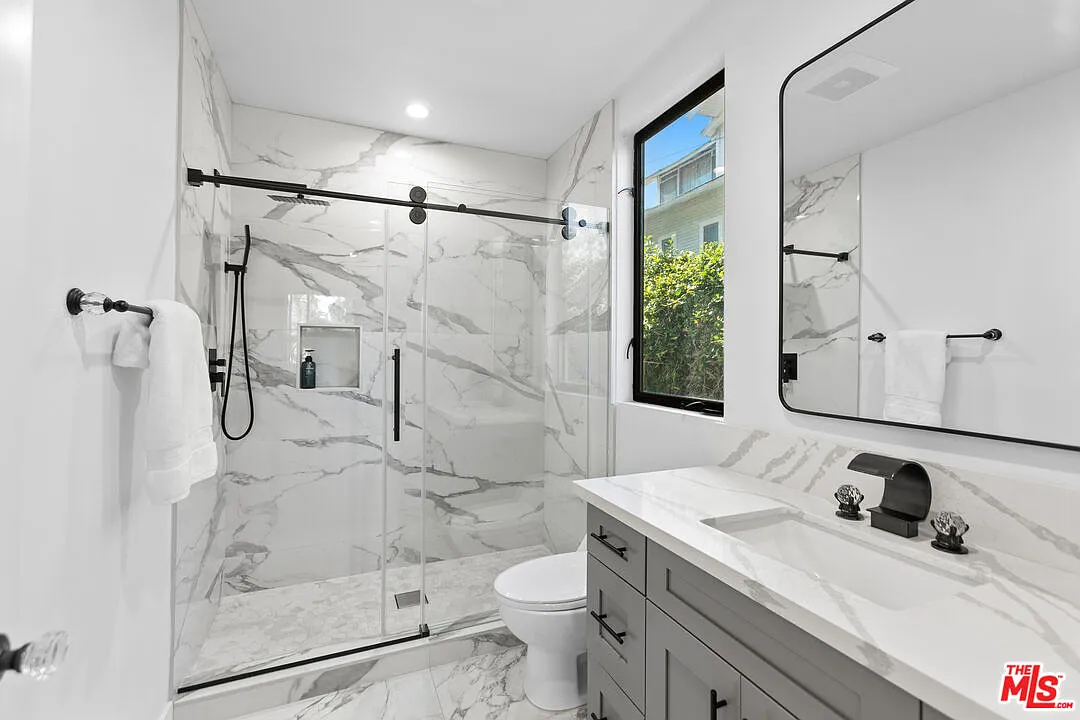 6 bed, 4300 sqft, $17,000 — Photo 4